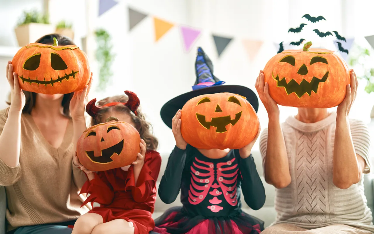 kokosimme halloween-leikkejä eri-ikäisille juhlavieraille