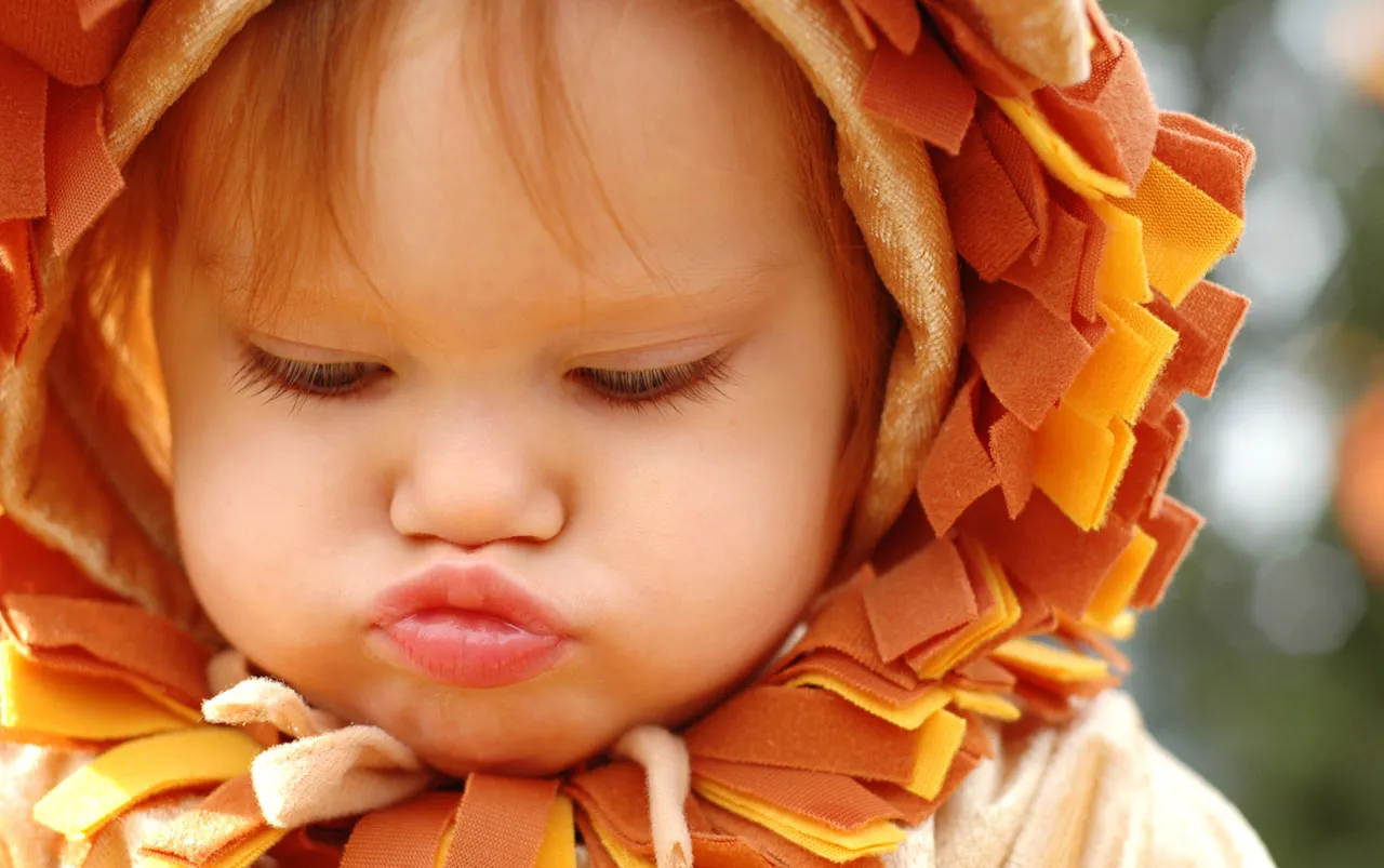 suloinen halloween-asu voi olla pelkkä päähine