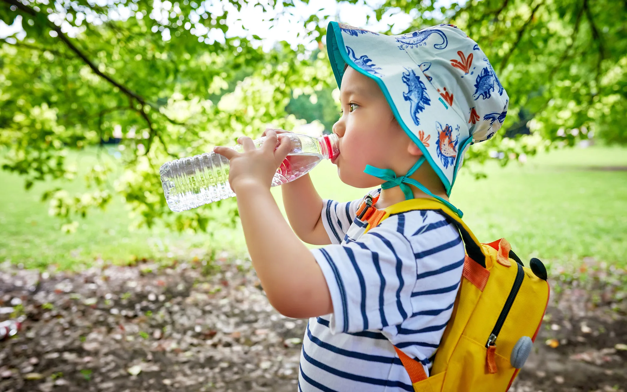 kuinka paljon lapsen pitaa juoda vetta paivassa