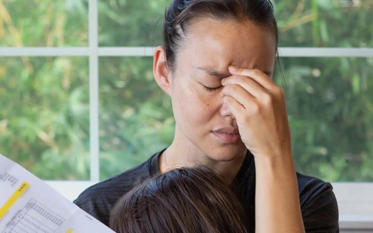 Taloudellinen väkivalta voi jäädä suhteen osapuolilta huomaamatta.